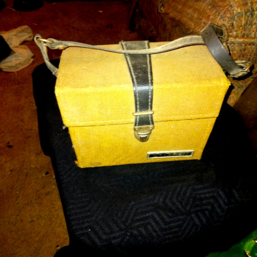 Tiara camera box
